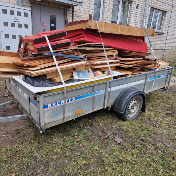 Dzīvokļu atbrīvošana no vecām mēbelēm un citām mantām