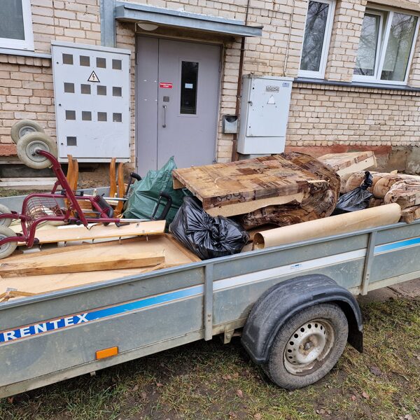 Dzīvokļu atbrīvošana no vecām mēbelēm un citām mantām