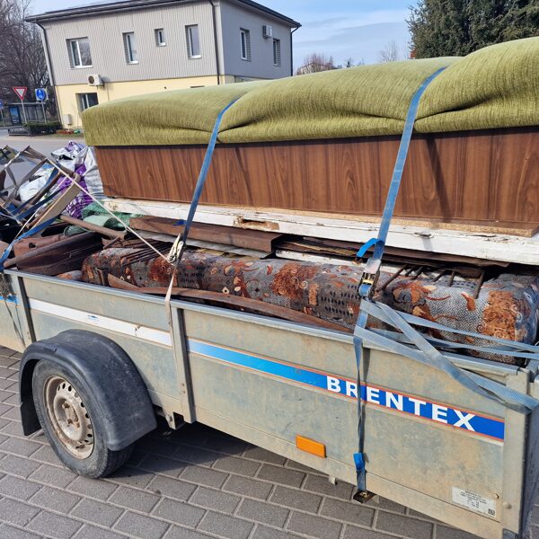 Veco mēbeļu demontāža un izvešana
