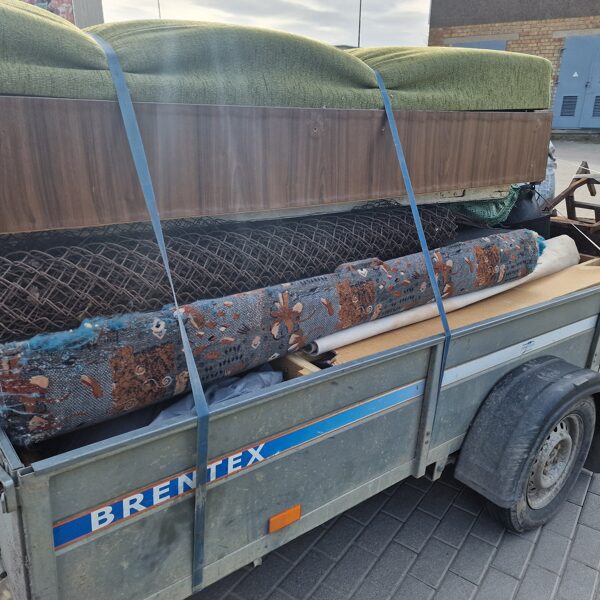 Veco mēbeļu demontāža un izvešana