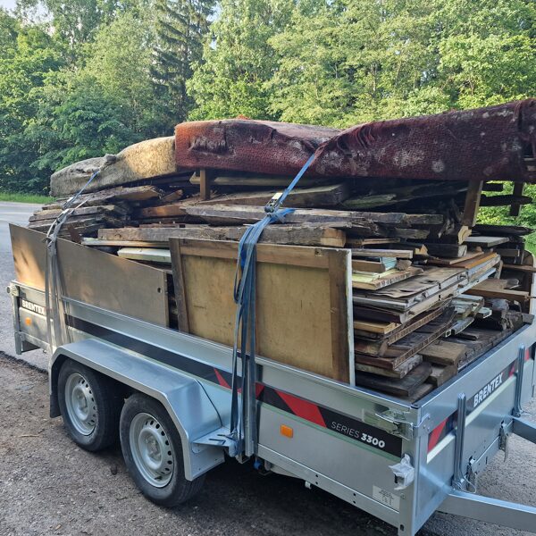 Veco mēbeļu demontāža un izvešana