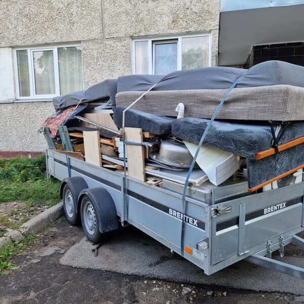 Veco mēbeļu demontāža un izvešana