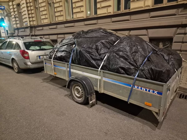 Iedzīves izvešana