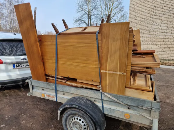 Dzīvokļu atbrīvošana no mantām