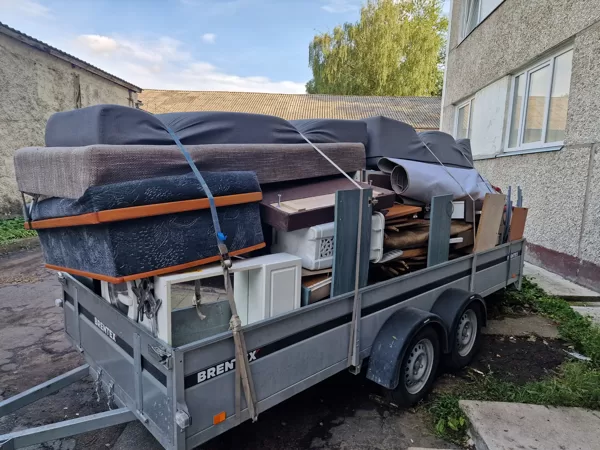 Veco mēbeļu demontāža un izvešana