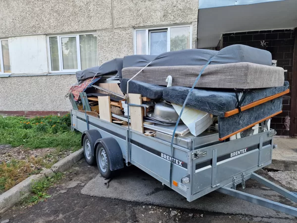Veco mēbeļu demontāža un izvešana
